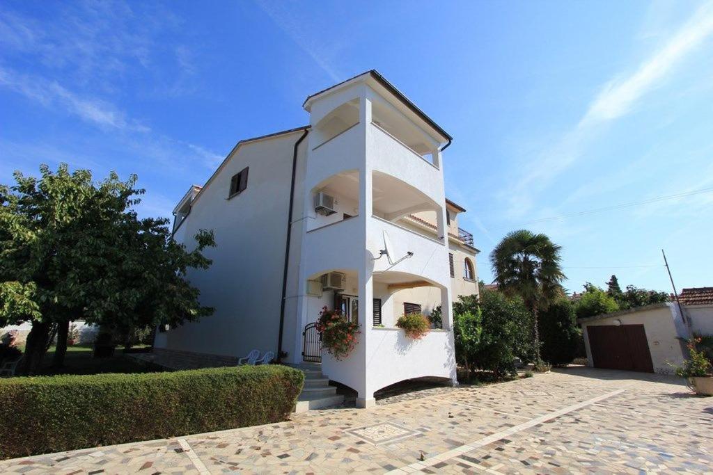 Apartments Anita Pomer Buitenkant foto